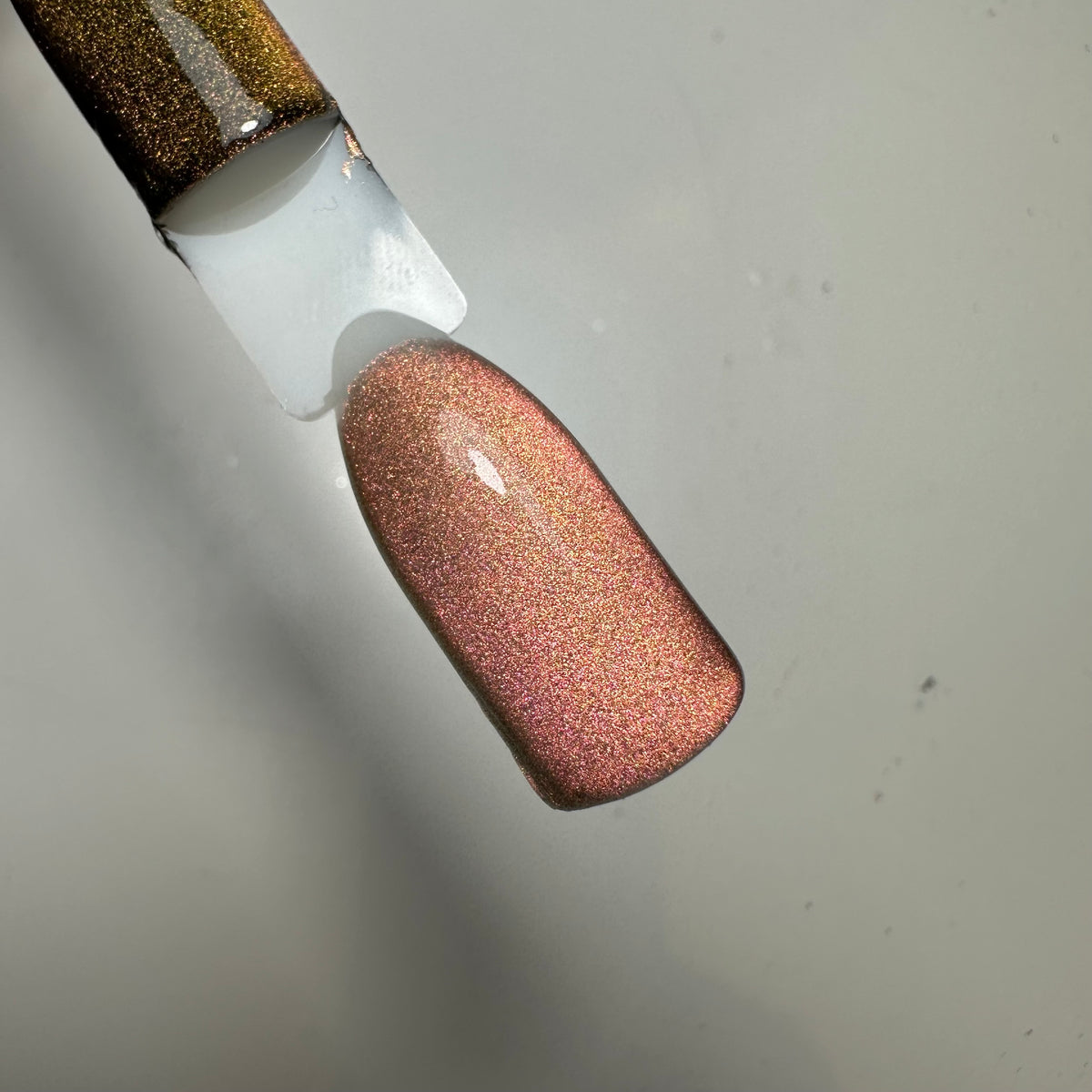 Cat Eye Gel Polish (Pink) 10 ml